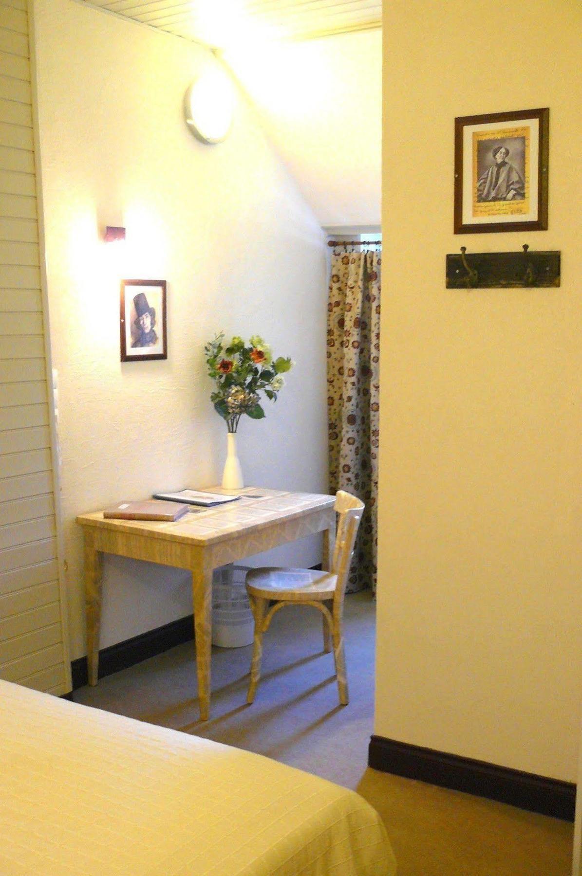 Hotel Mille Et Une Feuilles La Charité-sur-Loire Екстериор снимка